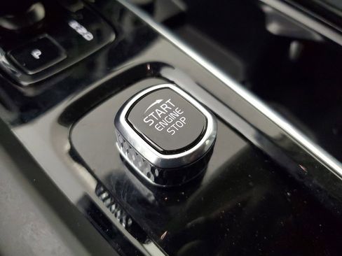 Used 2023 Volvo XC60 B5 Plus w/ Climate Package image 35