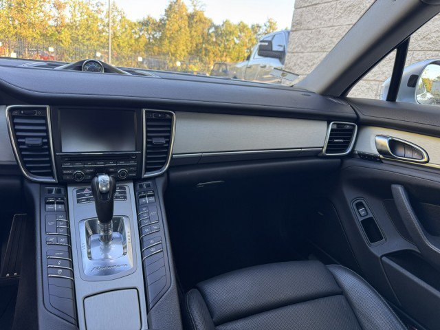 Used 2015 Porsche Panamera 4 AWD/4WD image 33