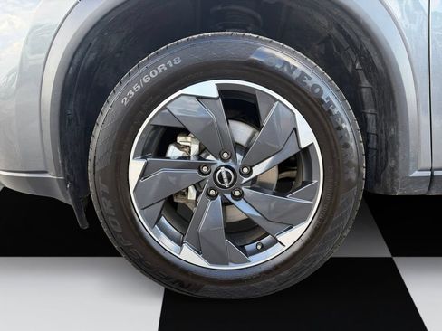Used 2025 Nissan Rogue SV FWD image 14