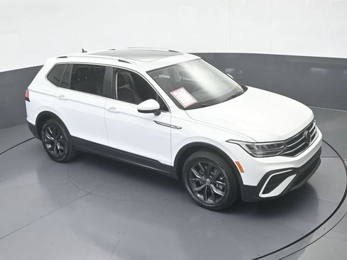 Used 2024 Volkswagen Tiguan SE FWD image 51