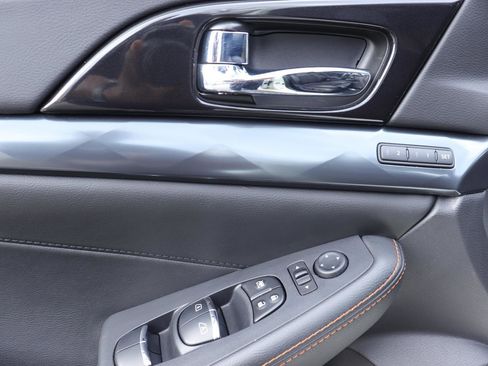 Used 2019 Nissan Maxima SR w/ Premium Package image 24