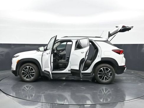 Used 2025 Chevrolet TrailBlazer LT FWD image 47