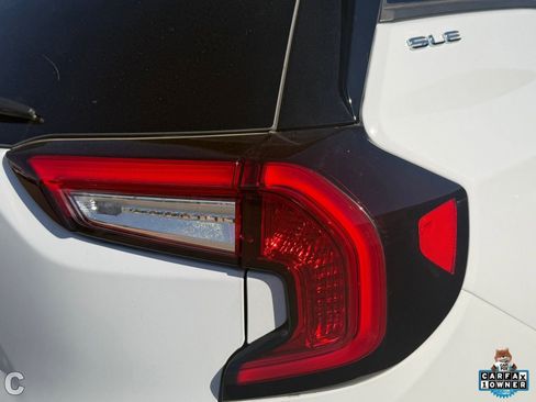 Used 2023 GMC Terrain SLE w/ Driver Convenience Package AWD/4WD image 11