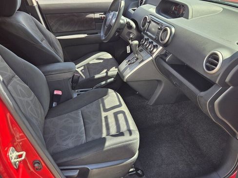 Used 2013 Scion xB FWD image 15