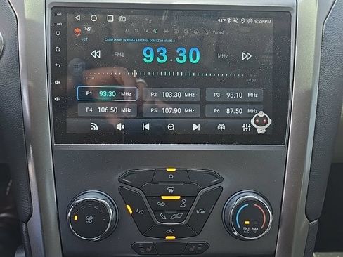 Used 2017 Ford Fusion SE FWD image 5