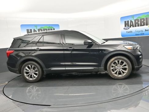 Used 2023 Ford Explorer Limited w/ Equipment Group 301A image 7