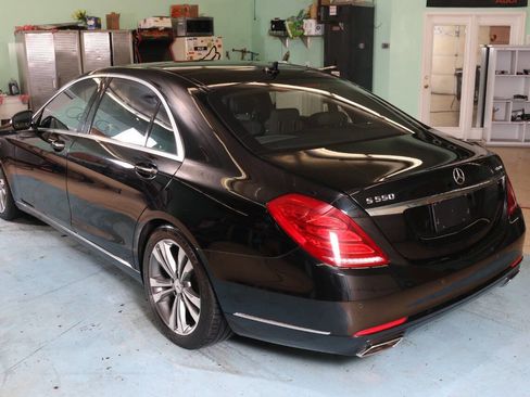 Used 2016 Mercedes-Benz S 550 4MATIC Sedan w/ Premium Package image 21