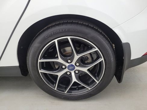 Used 2018 Ford Focus SEL w/ Cold Weather Package FWD image 31