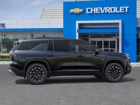 New 2027 Chevrolet Traverse Z71 w/ LPO, Floor Liner Package AWD/4WD image 5