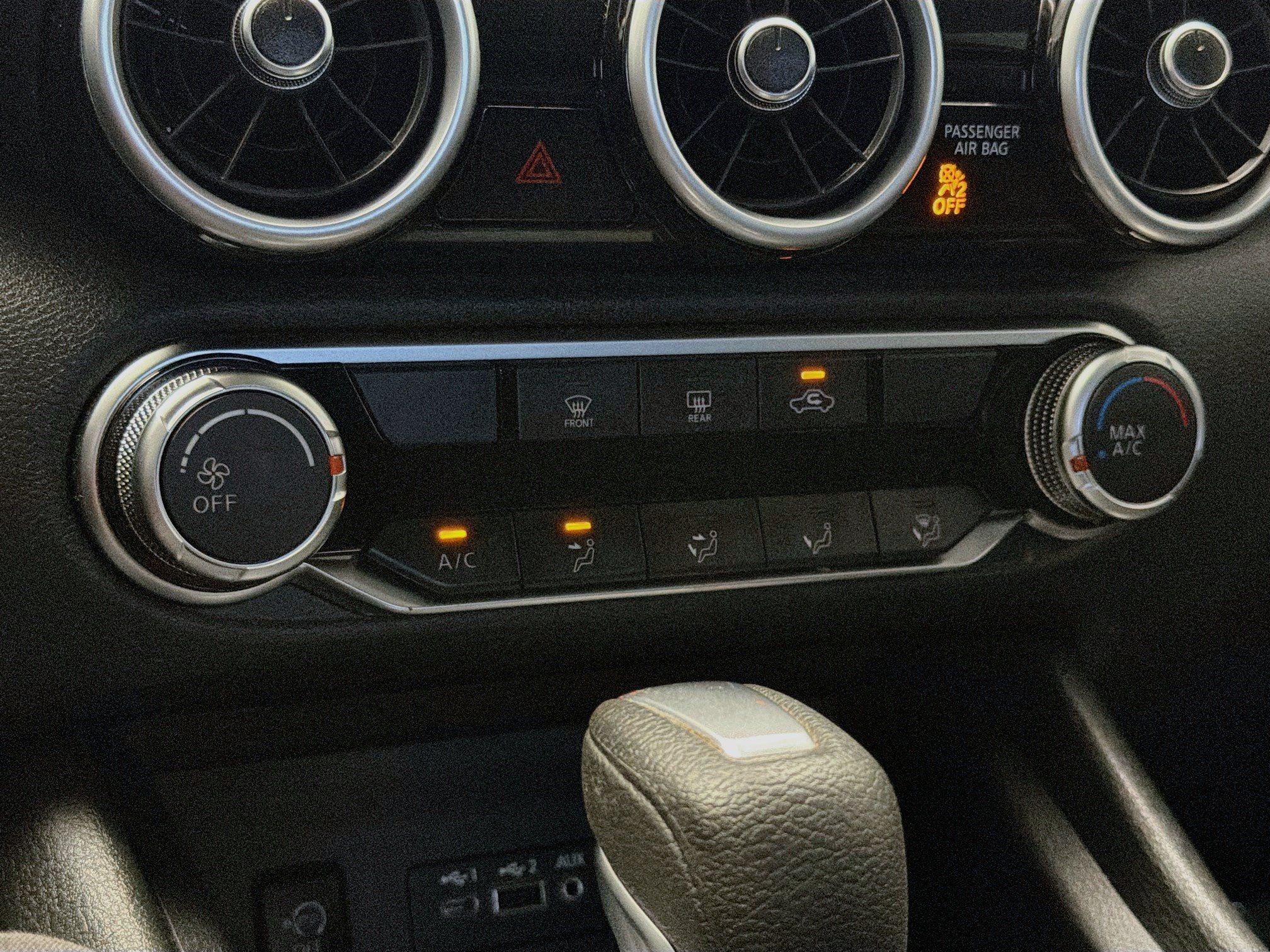 Used 2025 Nissan Sentra SV FWD image 9