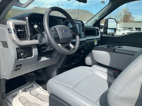 New 2026 Ford F250 XL AWD/4WD image 16
