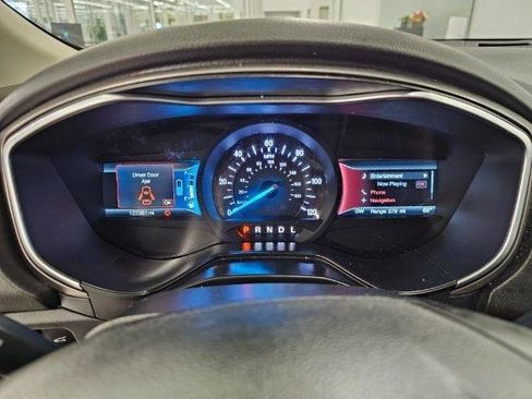 Used 2019 Ford Fusion SE FWD image 13