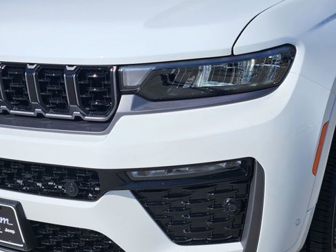 New 2026 Jeep Grand Cherokee L Limited AWD/4WD image 10