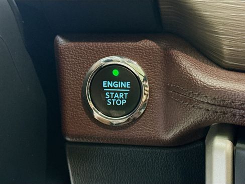 Used 2023 Ford Expedition Limited AWD/4WD image 21