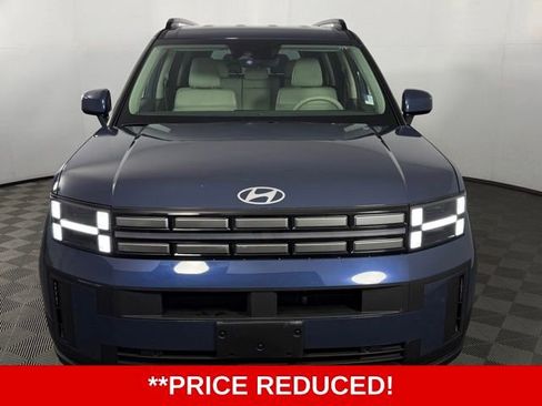 Used 2025 Hyundai Santa Fe SEL FWD image 2