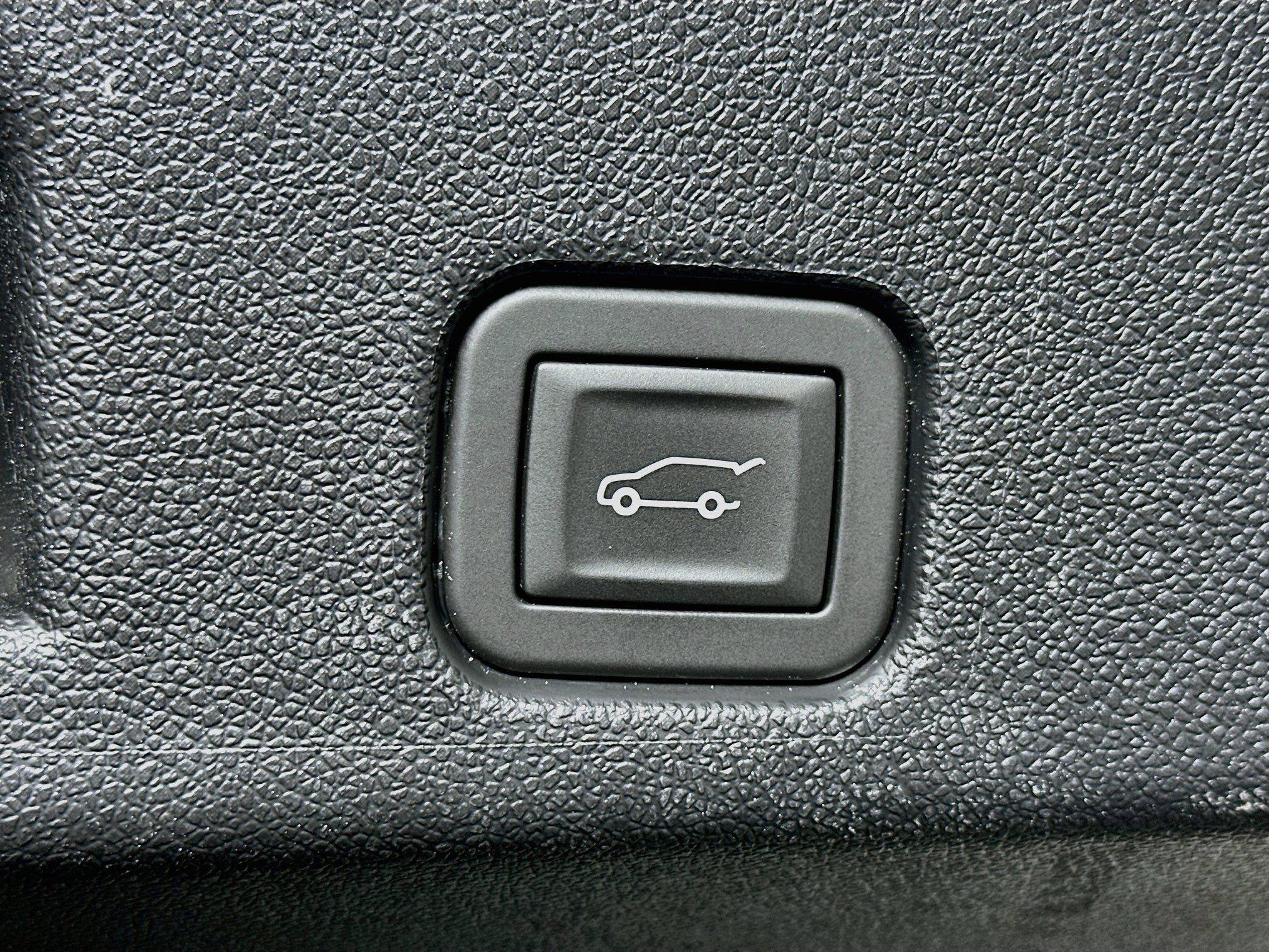 Used 2025 Chevrolet Traverse LT FWD image 30