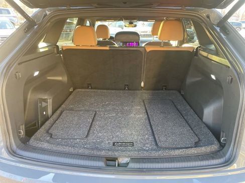 Certified 2025 Volkswagen Atlas Cross Sport SEL R-Line image 8