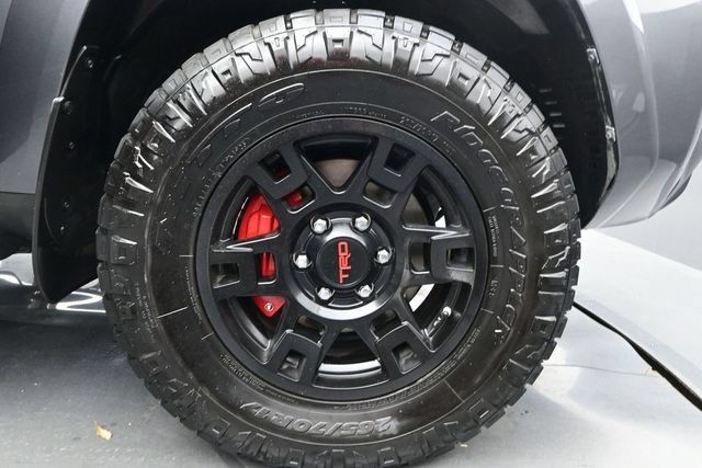 Used 2021 Toyota 4Runner SR5 AWD/4WD image 17