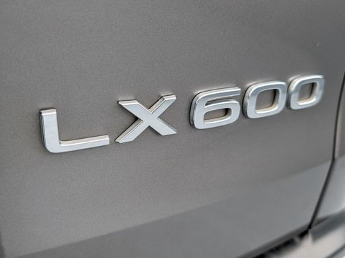 Used 2023 Lexus LX 600 4WD w/ Accessory Package (Z1) image 9