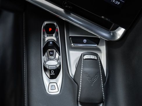 Used 2020 Chevrolet Corvette Stingray Coupe w/ 1LT RWD image 32