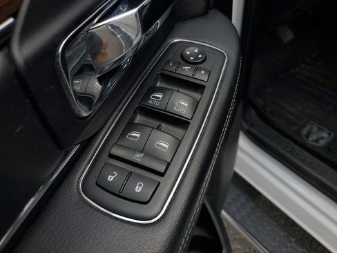 Used 2016 RAM 1500 Laramie w/ Convenience Group AWD/4WD image 26