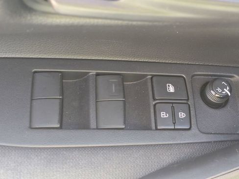 Used 2025 Toyota Corolla LE image 12