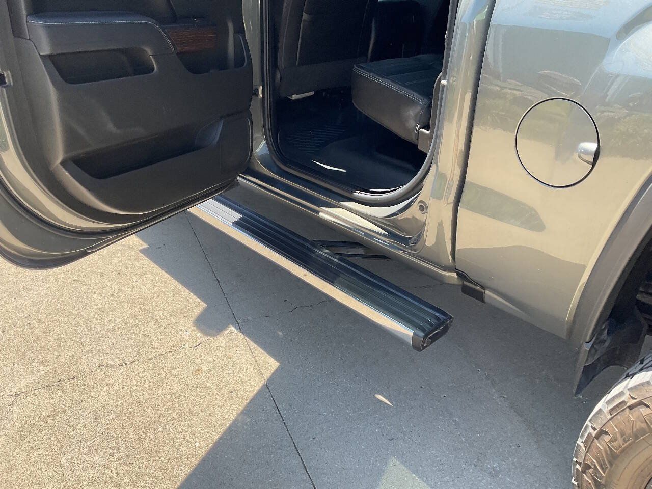 Used 2017 GMC Sierra 1500 Denali w/ Denali Ultimate Package AWD/4WD image 11