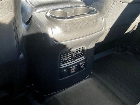 Used 2019 Nissan Titan SV w/ SV Convenience Package image 24