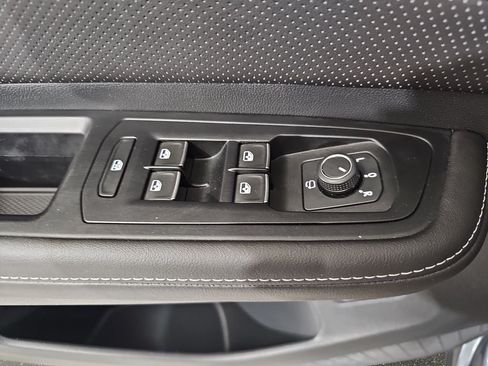 Used 2025 Volkswagen Atlas Cross Sport SEL Premium R-Line AWD/4WD image 30