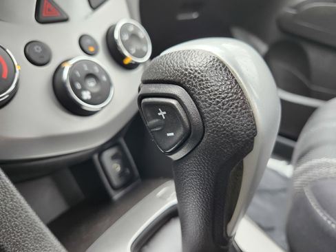 Used 2020 Chevrolet Sonic LT image 8