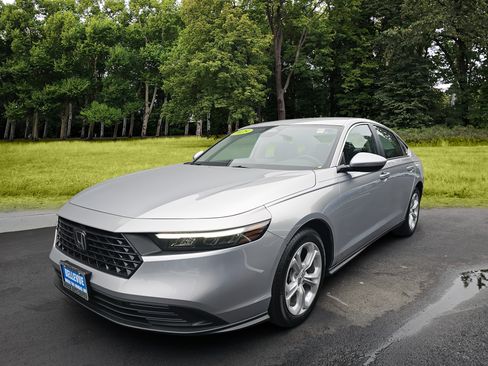 Used 2025 Honda Accord LX image 3