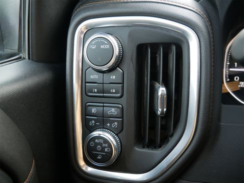 Used 2022 GMC Sierra 1500 AT4 w/ AT4 Preferred Package image 17