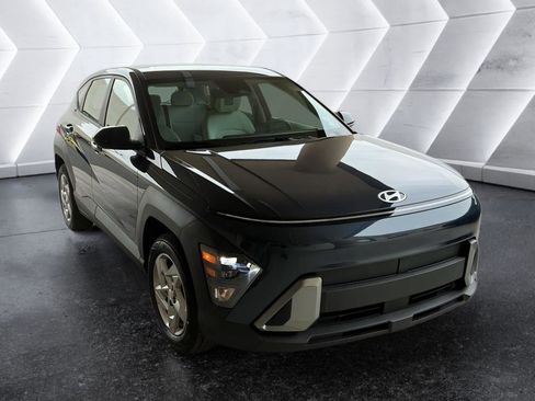 Used 2026 Hyundai Kona SE FWD image 3
