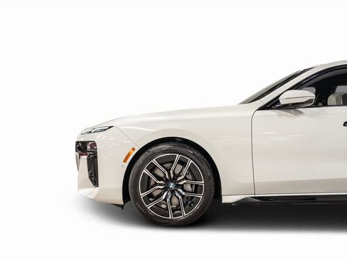 Used 2023 BMW 740i w/ Luxury Rear Seating Package image 16