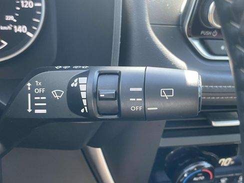 Used 2025 Nissan Rogue SV FWD image 24