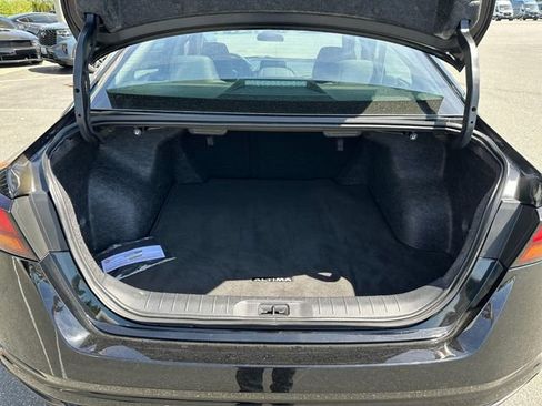 Used 2025 Nissan Altima 2.5 SV FWD image 25