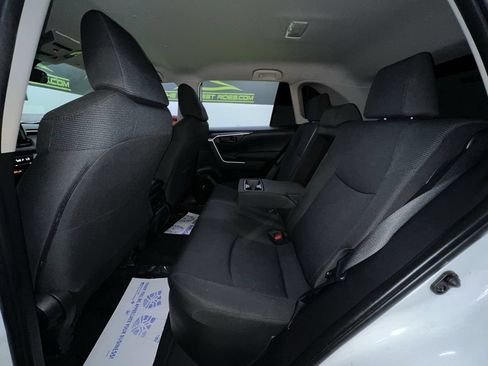 Used 2019 Toyota RAV4 LE AWD/4WD image 26