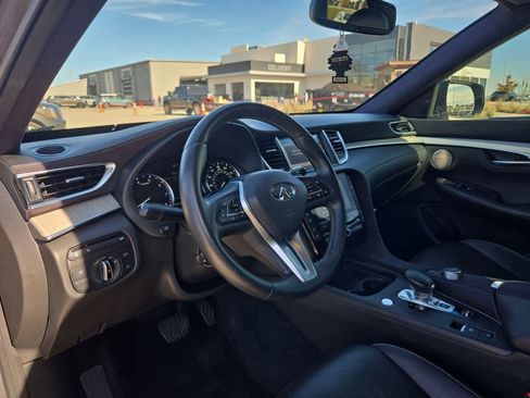 Used 2019 INFINITI QX50 Essential w/ Sensory Package image 2