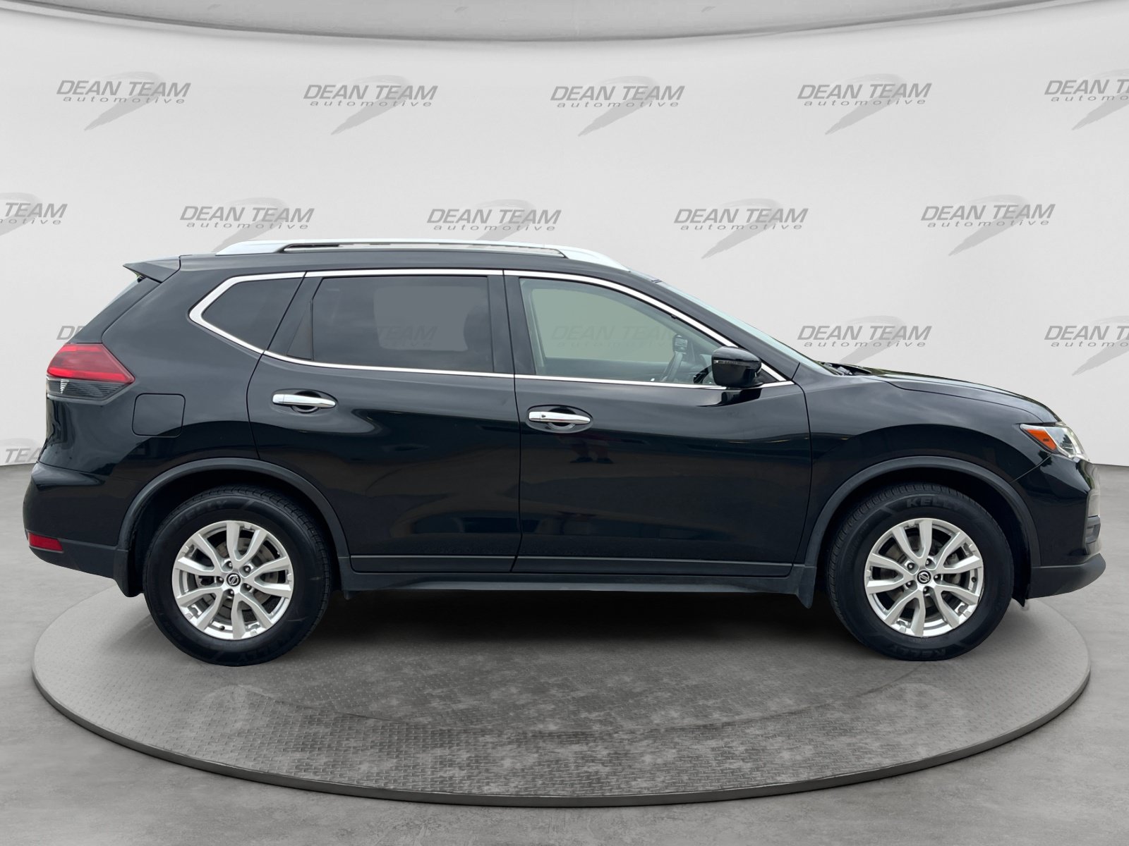 Used 2019 Nissan Rogue SV FWD image 9