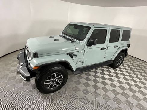 Used 2024 Jeep Wrangler Unlimited Sahara AWD/4WD image 9