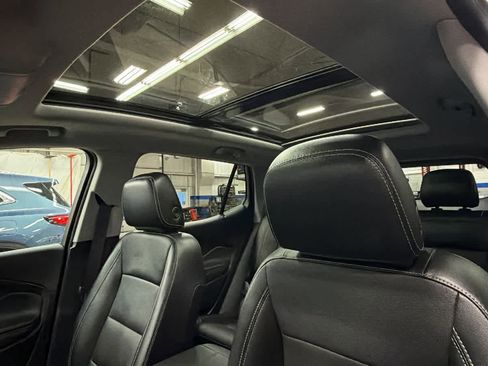 Certified 2024 GMC Terrain SLT w/ Infotainment Package II image 11