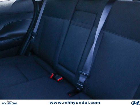 Certified 2025 Hyundai Kona SEL AWD/4WD image 17