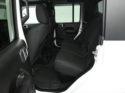 Used 2023 Jeep Gladiator Rubicon AWD/4WD image 19