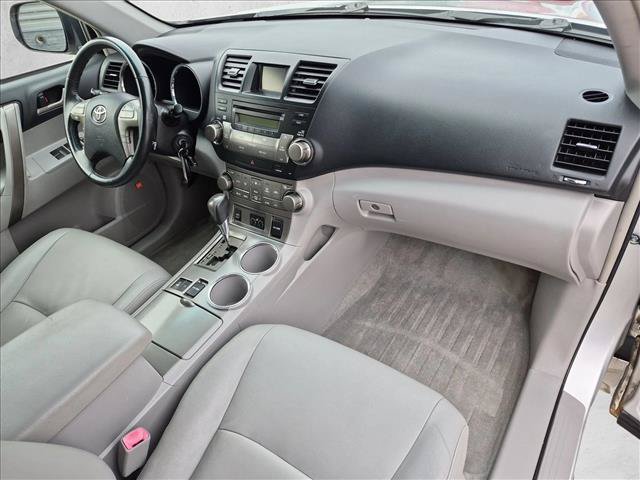 Used 2008 Toyota Highlander Sport w/ Tow Pkg AWD/4WD image 22