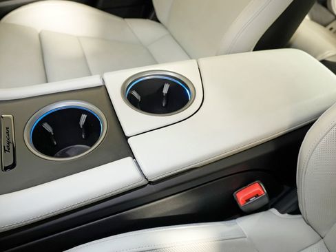 Certified 2020 Porsche Taycan Turbo AWD/4WD image 35