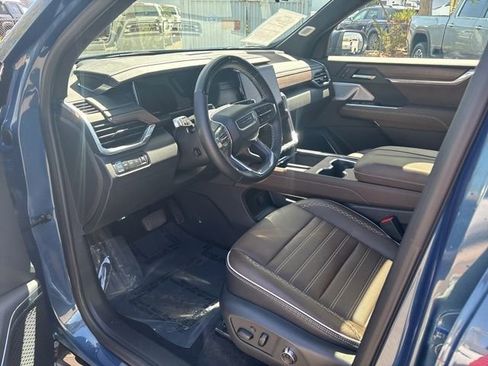 Used 2026 GMC Acadia Denali Ultimate image 12