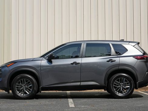 Used 2022 Nissan Rogue S FWD image 8