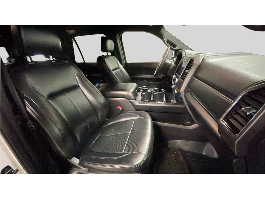Used 2019 Ford Expedition XLT w/ Equipment Group 202A AWD/4WD image 12