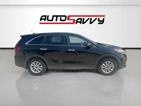 Used 2019 Kia Sorento FWD image 8