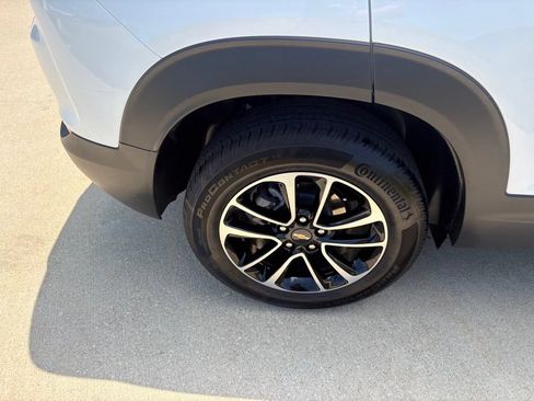 Used 2026 Chevrolet TrailBlazer LT w/ LT Cold Weather Package FWD image 46
